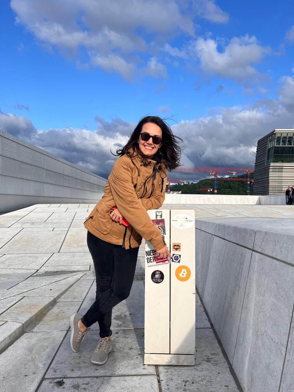 Carol Souza in a Bitcoin conference in Lisboa